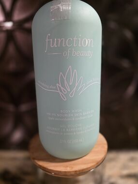 Nourishing Skin Barrier Aloe Body Wash